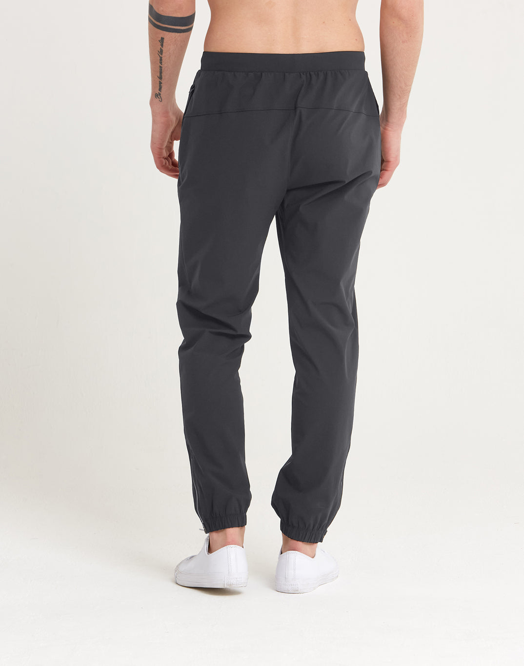 Gym + Coffee In Motion Jogger M Midnight Grey