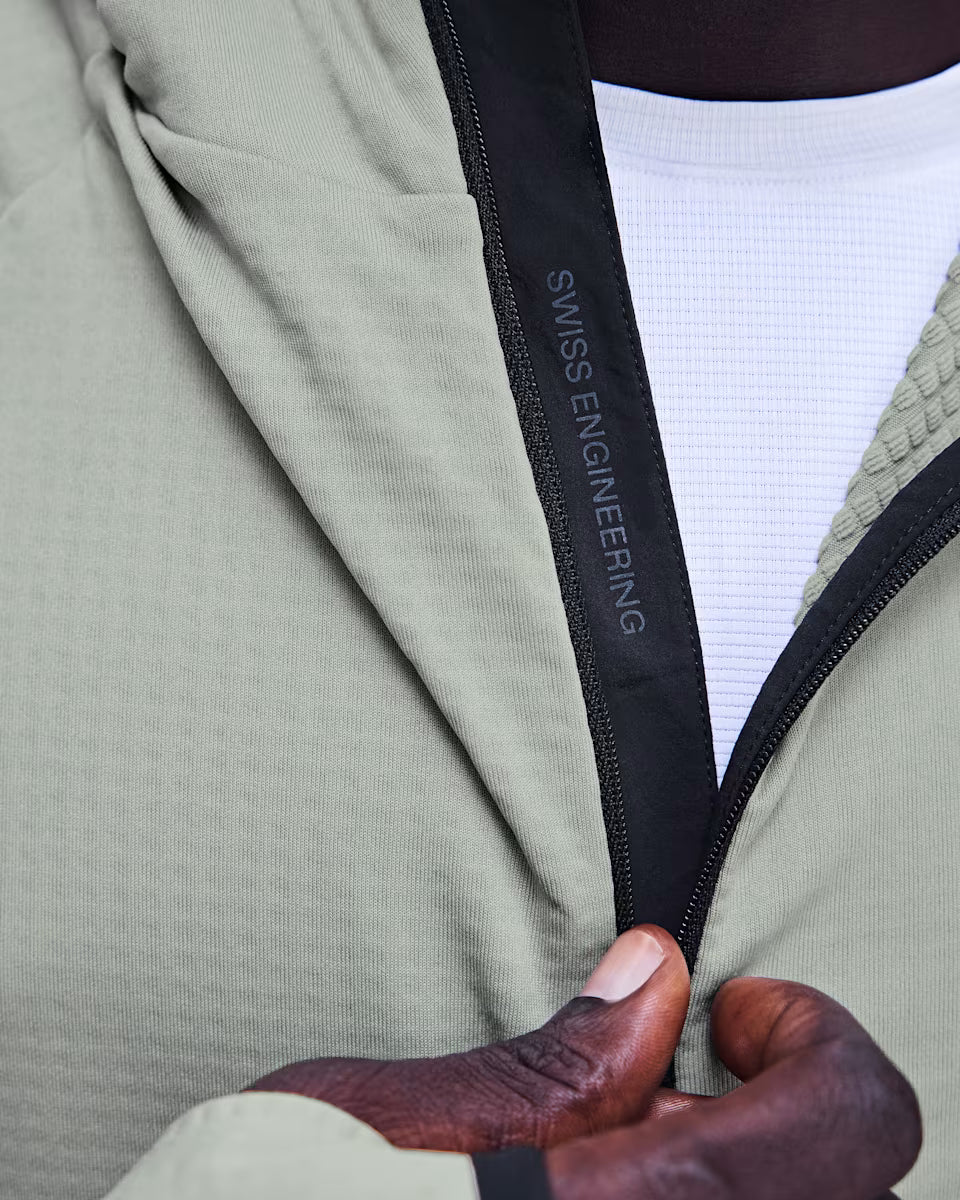 ON Running Climate Zip Hoodie M Brume