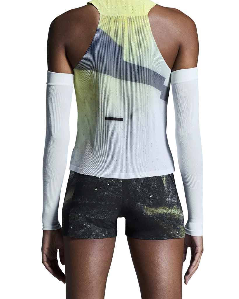 ON Performance Arm Sleeves White