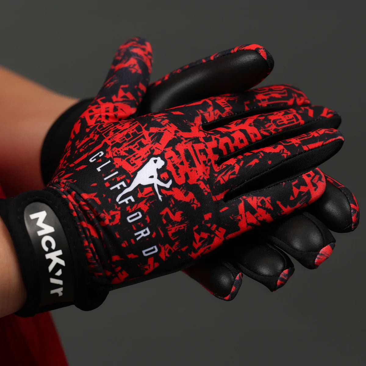 Clifford Range Gaelic Gloves Black/Red