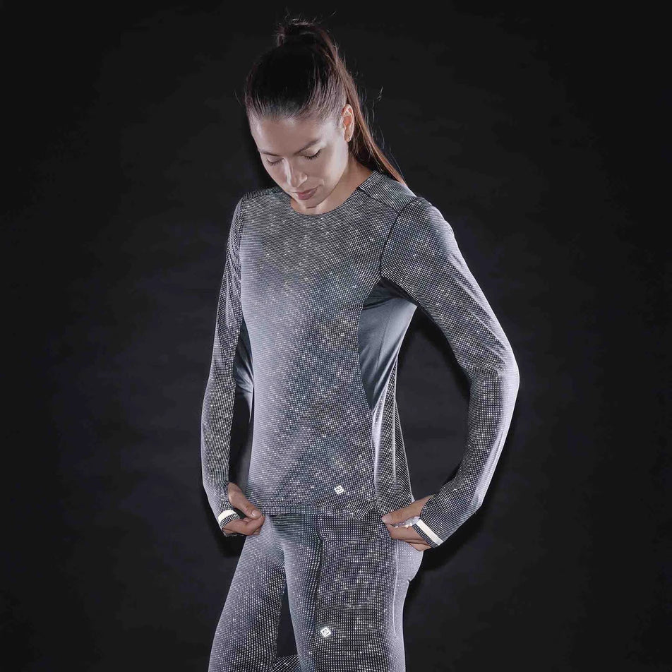 Ronhill Women's Tech Reflect Lux Long Sleeve Tee - Black/Reflect