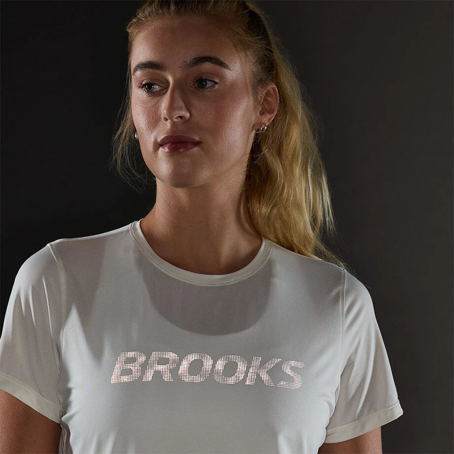 Brooks Dash Reflective Short Sleeve	Bone/Reflective